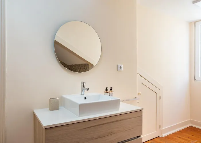 Downtown Arch - Ac & Wifi Apartament *